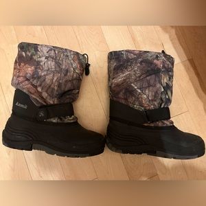 Kamik boots, insulated with removable felt liner. Size 5.